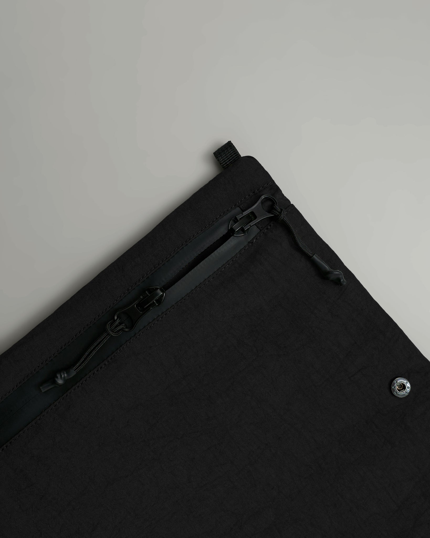 Unisex: The Transit Sling Bag (Black)
