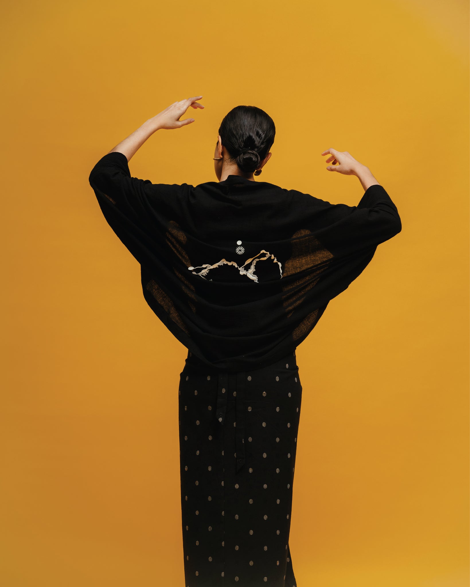 Women: Serikat Loose Outer (Black)