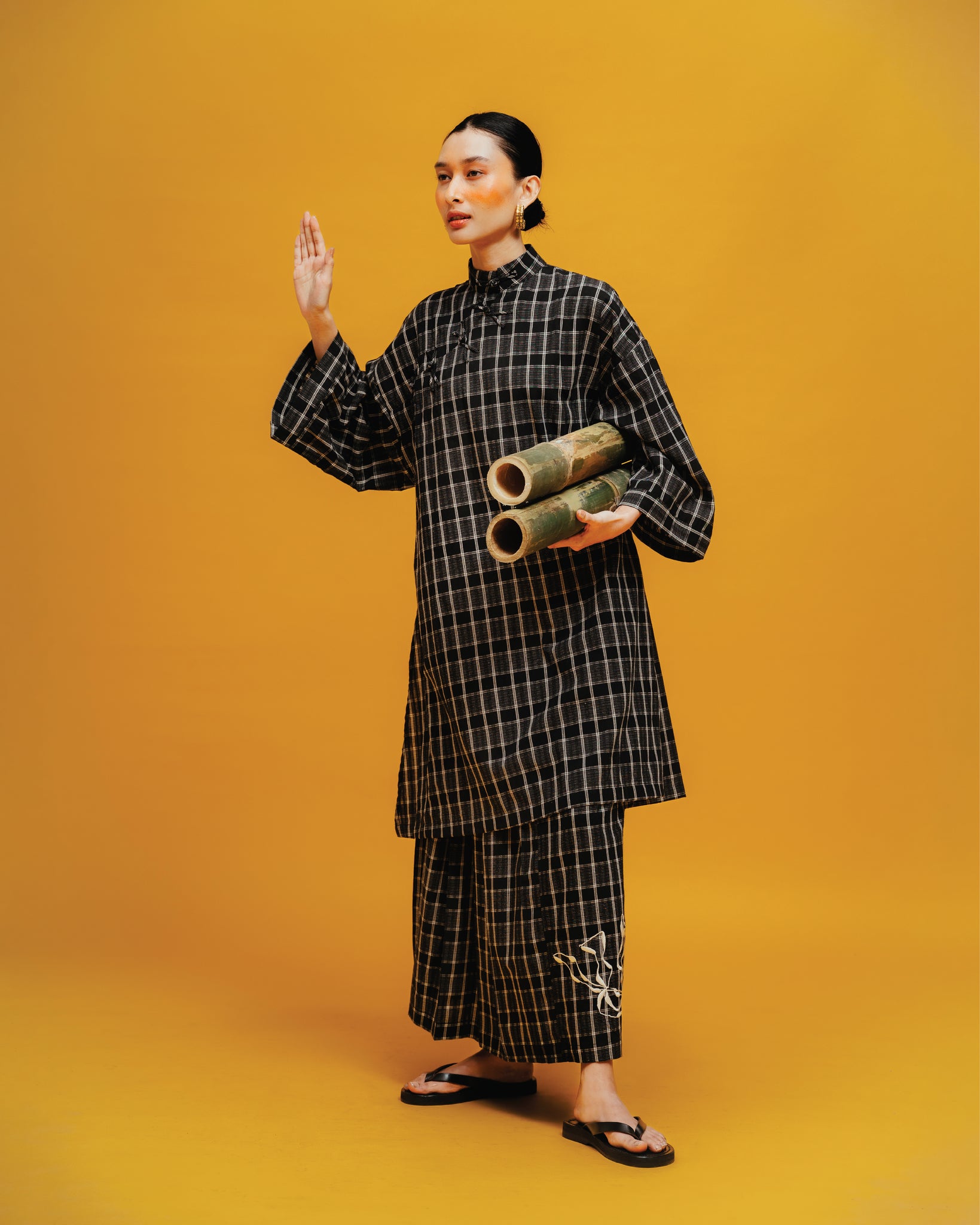 Women: Rasa Loose Kurung Top (Black Checks)
