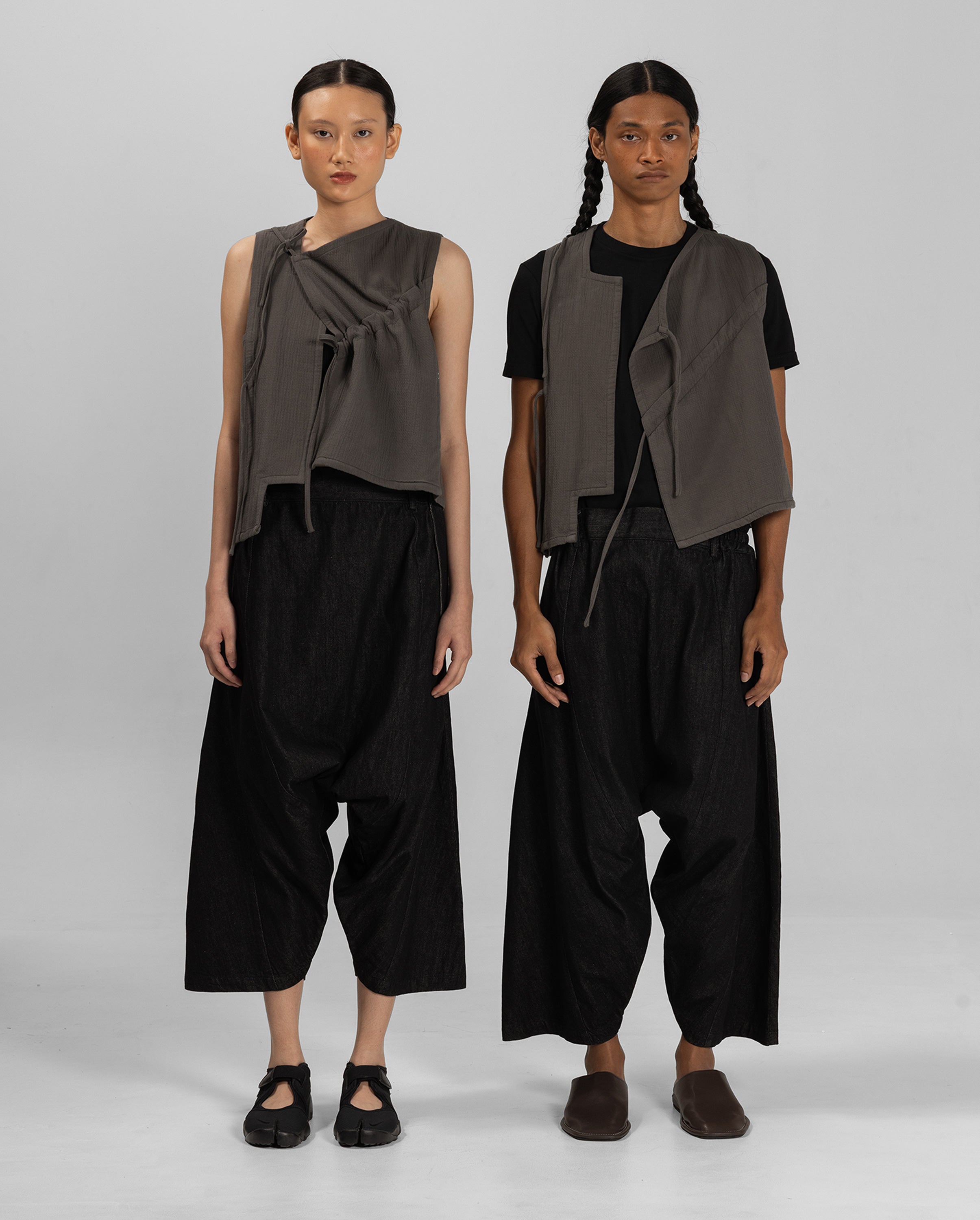 Unisex: MONO The Asymmetrical Vest (Dark Grey) – ANAABU.CO