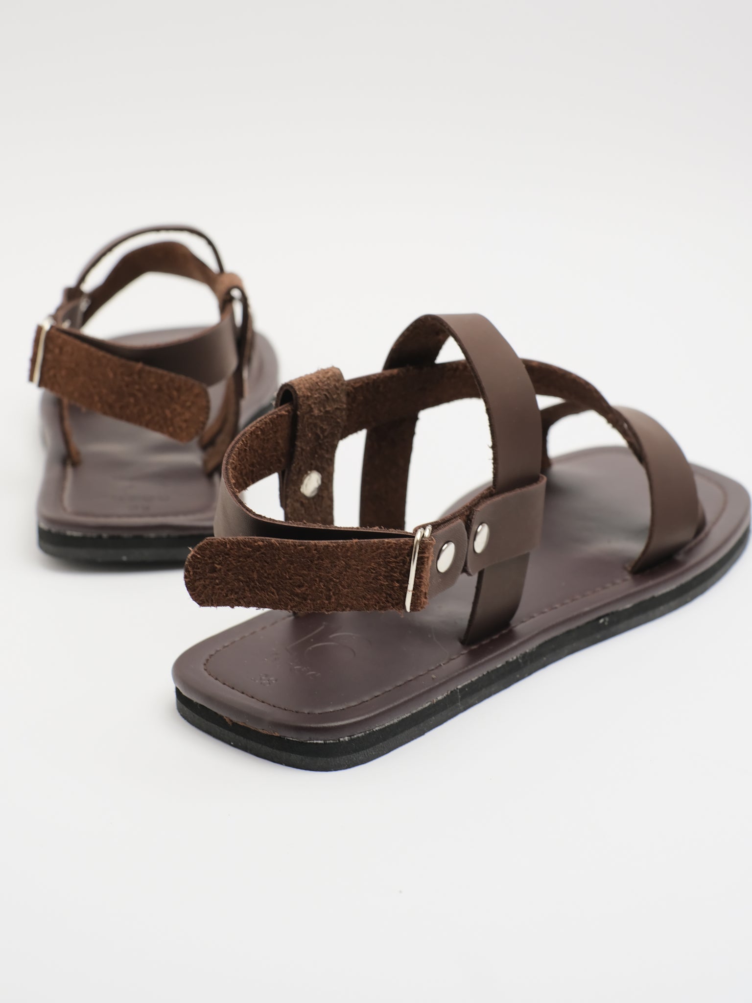 UNISEX: FIN STRAP SANDAL (BROWN)