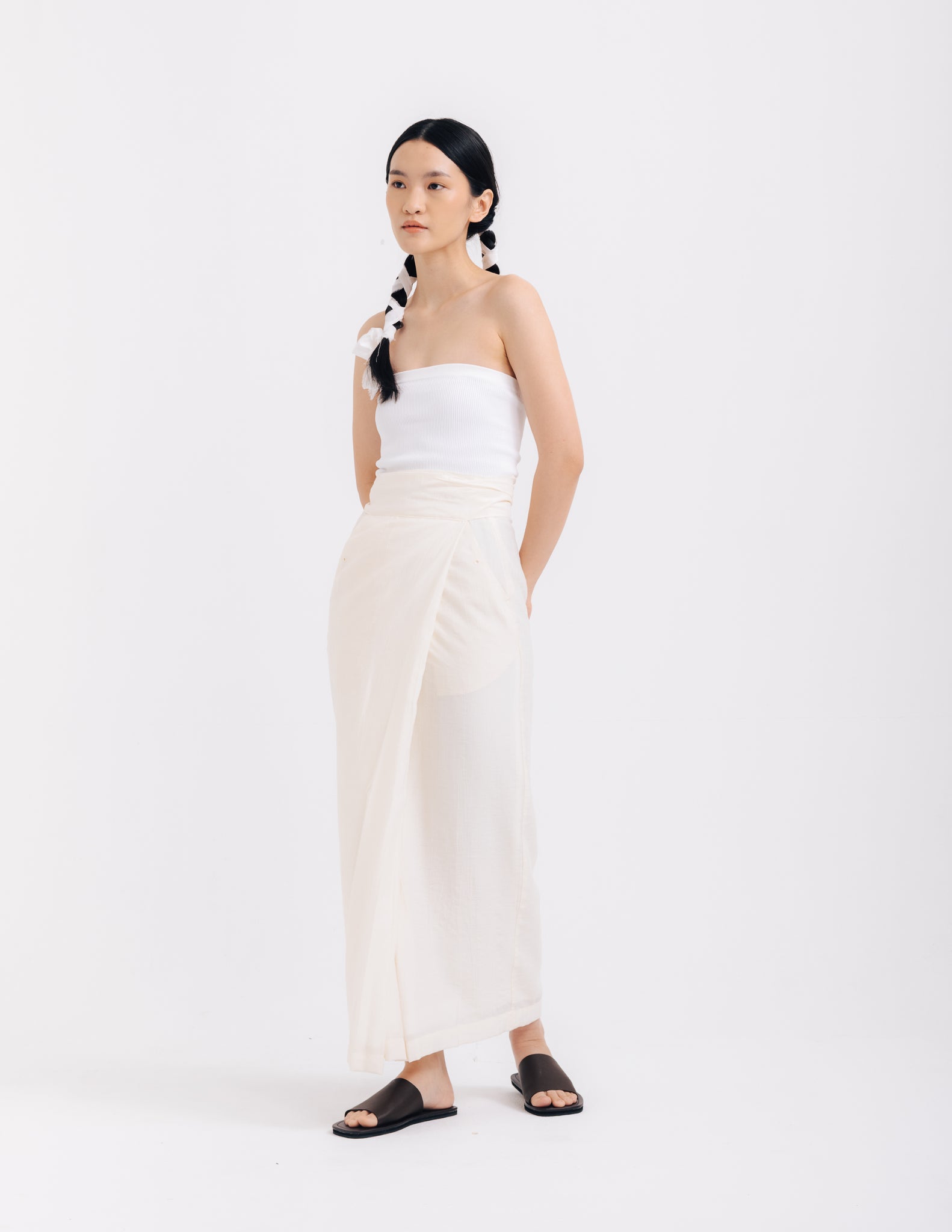 Women: Air Wrapped Sarung (Off White)