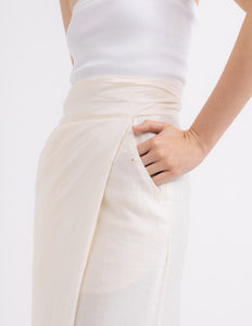 Women: Air Wrapped Sarung (Off White)