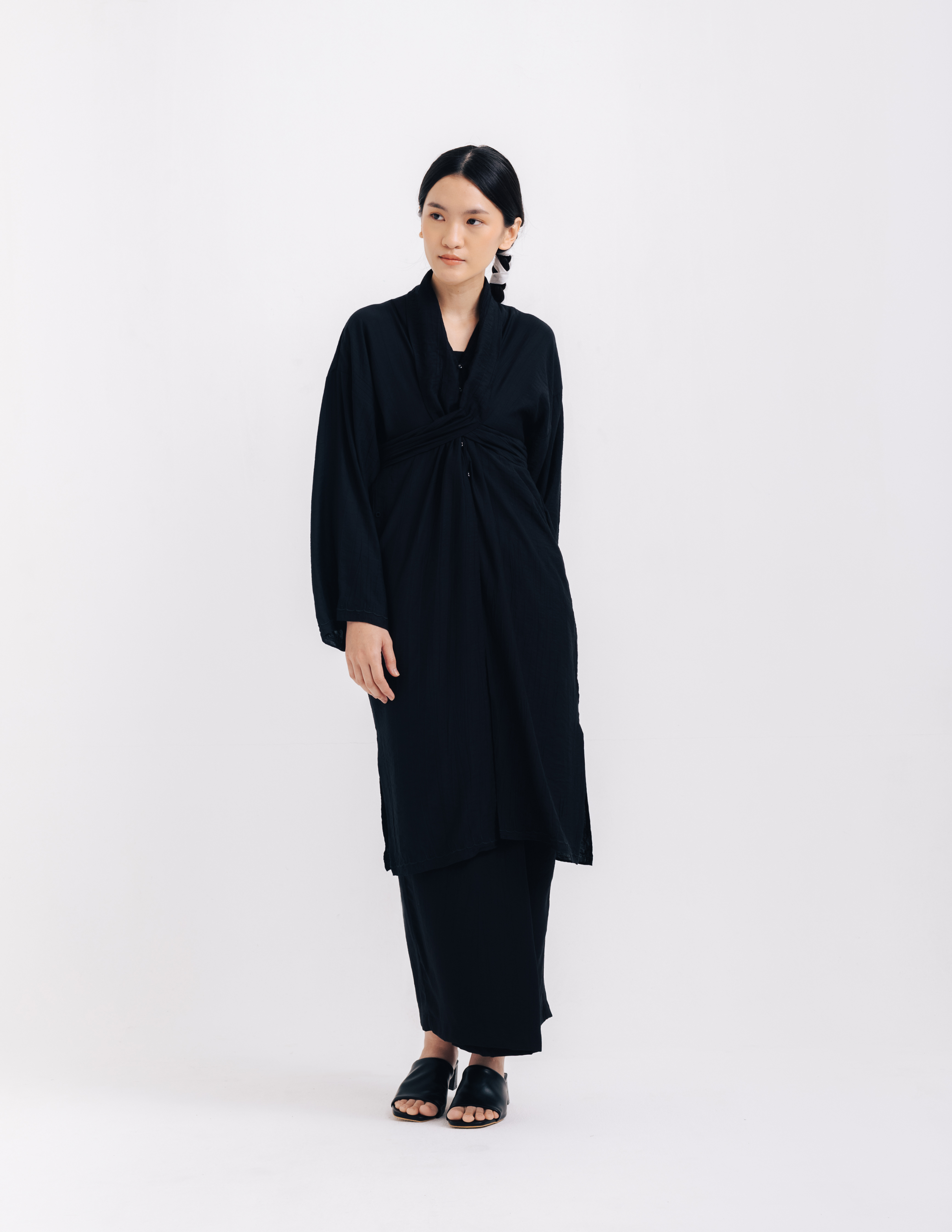 Women: Air Wrapped Kimono (Black)