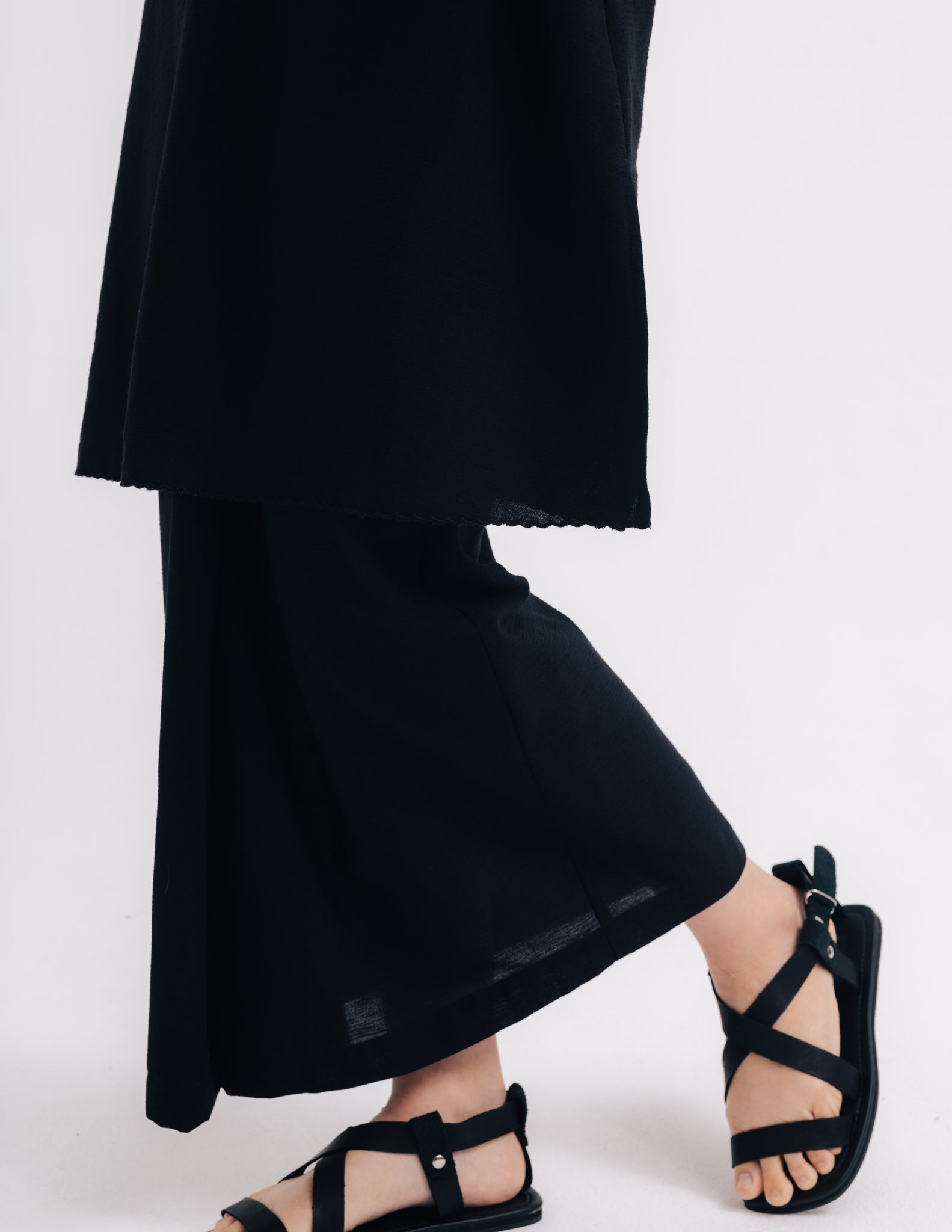 Women: Ibundo Wrapped Sarung (Black)