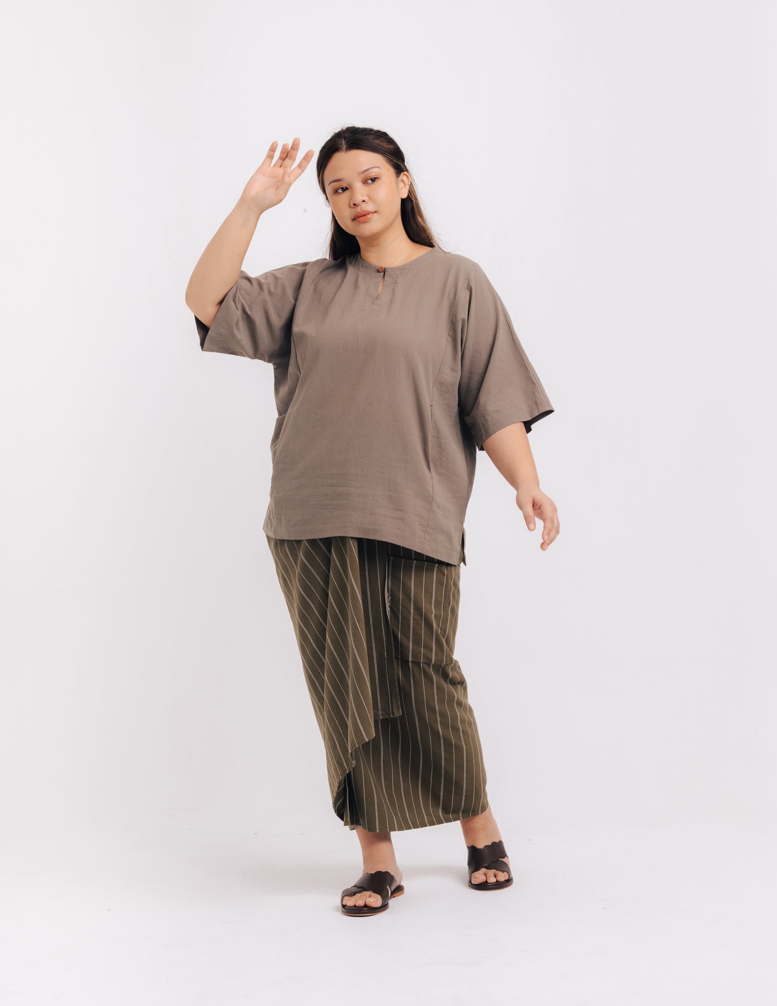 Unisex: Nyawo Keyhole Top (Rusty Olive)