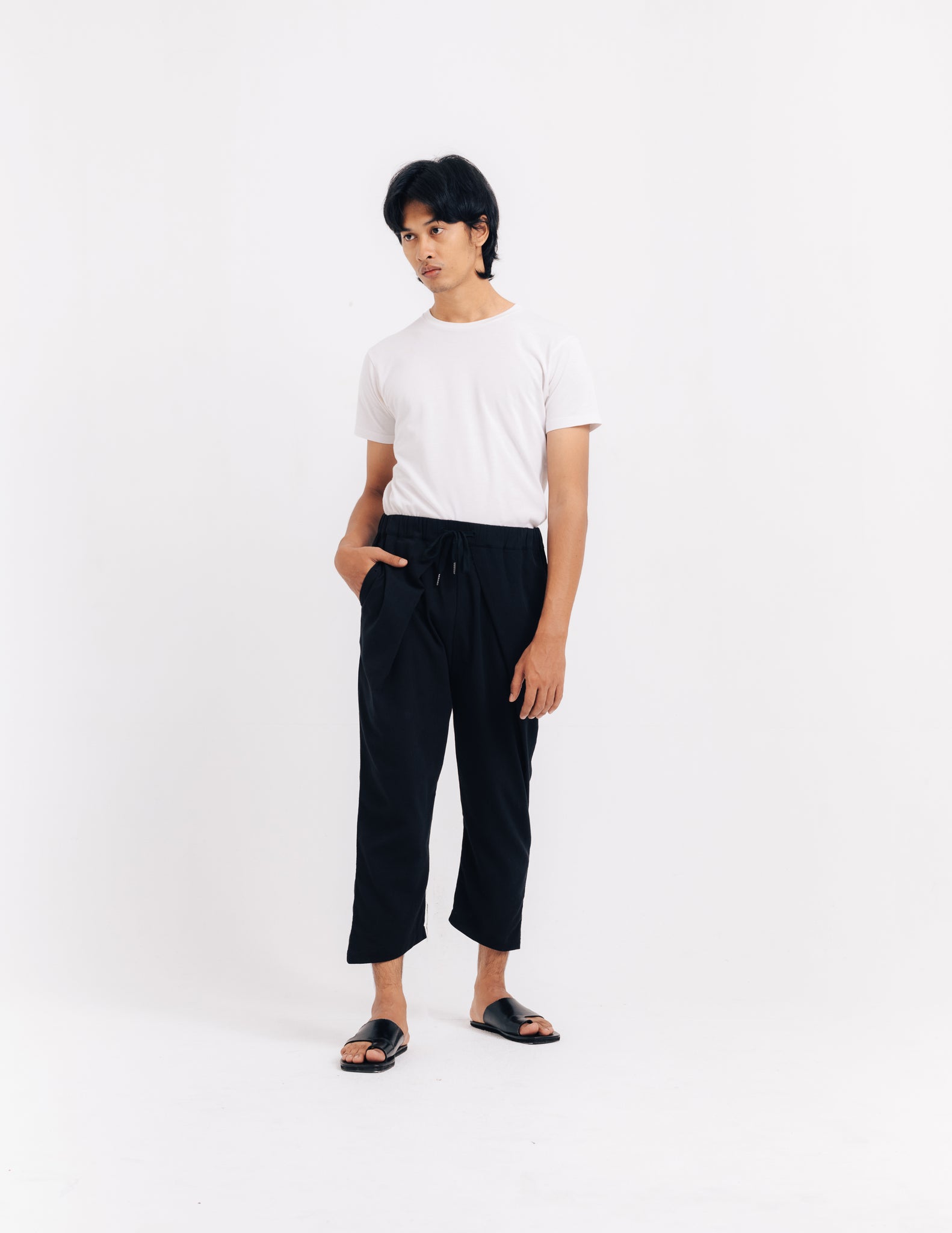 Men: Tanoh Tapered Pants (Black)