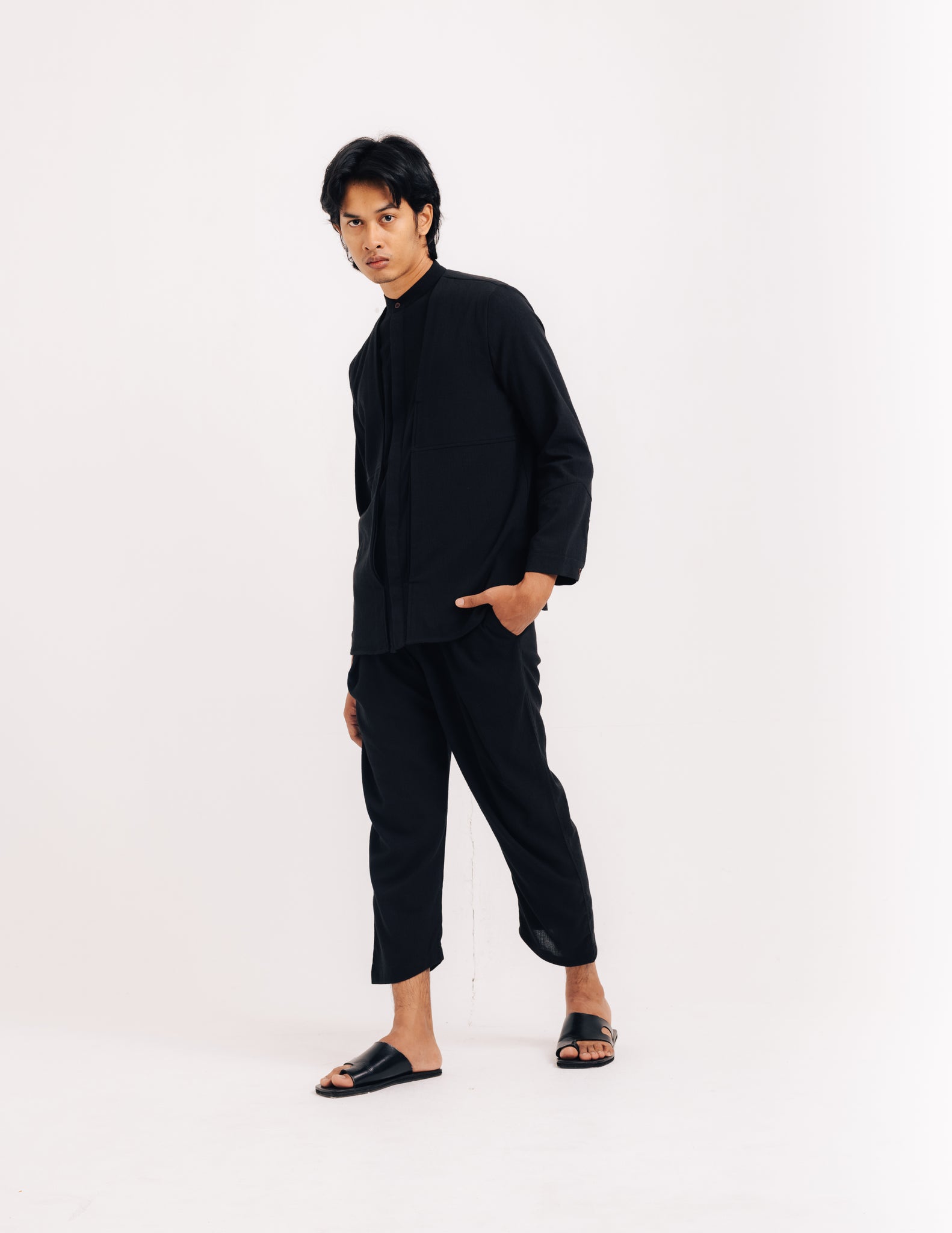 Men: Tanoh Tapered Pants (Black)